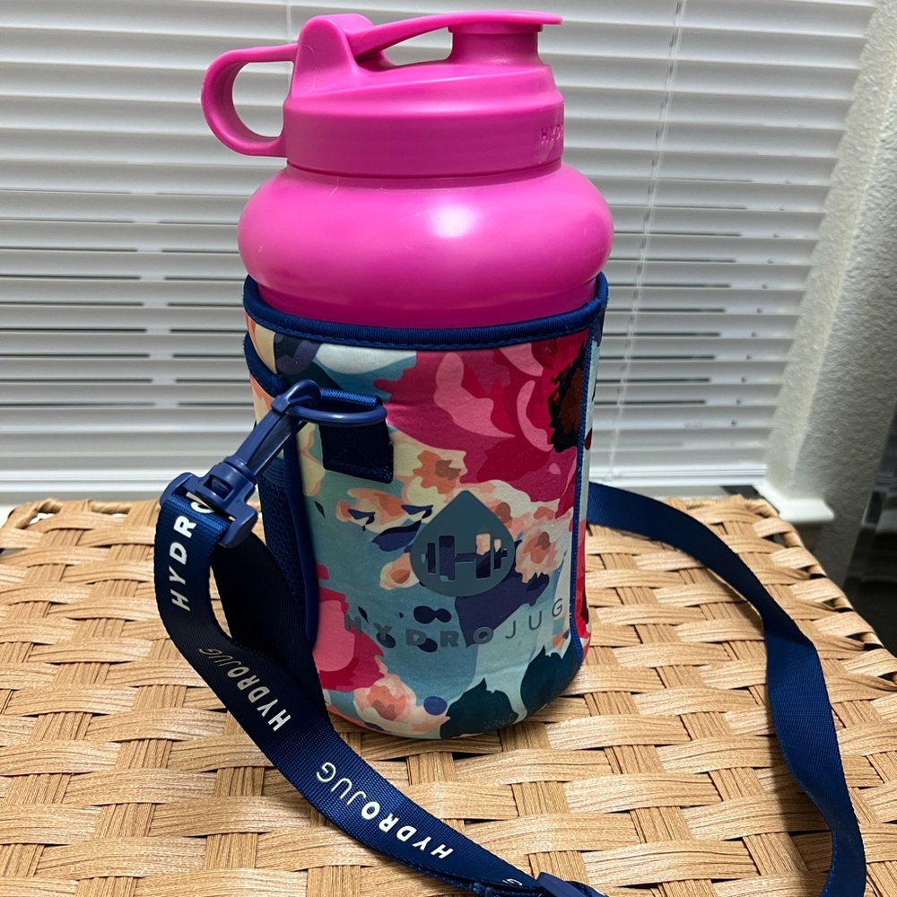 Hydro jug and sleeve
